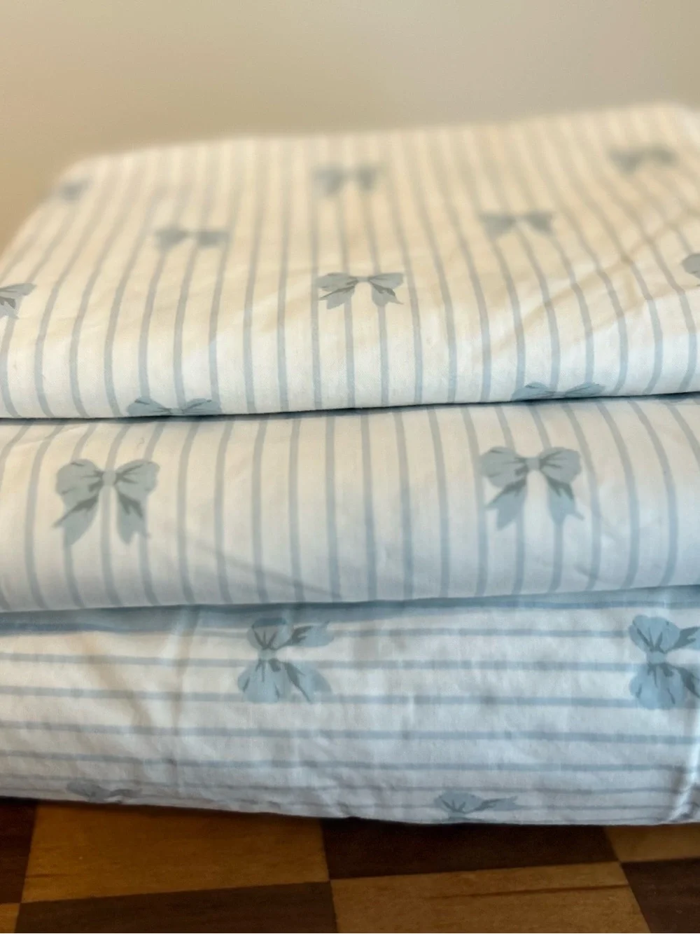 NEW Pottery Barn Bella Bow Stripe Organic Cotton Sheet Set size twin.